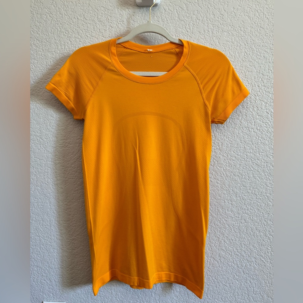 Lululemon Swiftly Tech Short Sleeve Shirt 2.0 Clementine